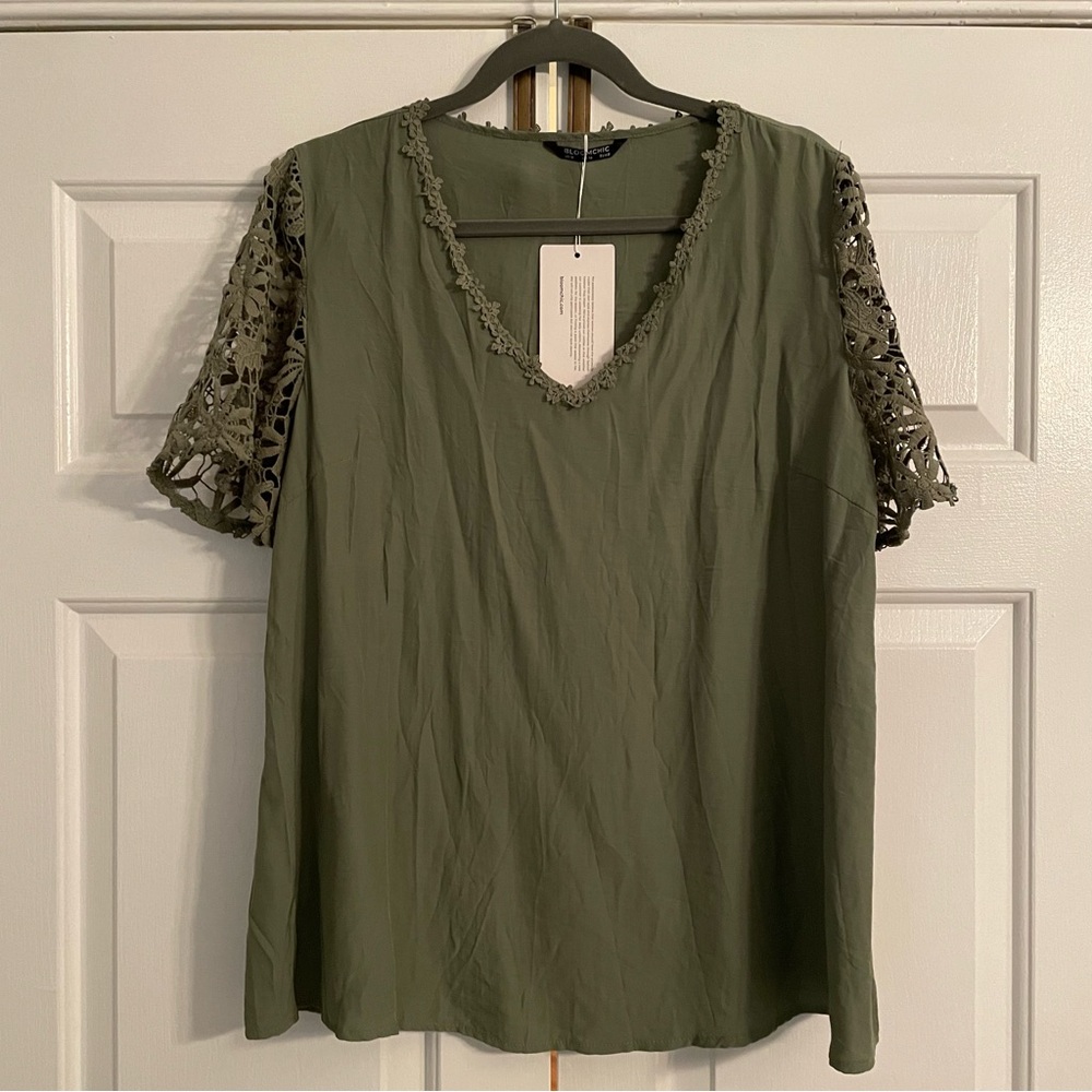 Bloomchic lace top